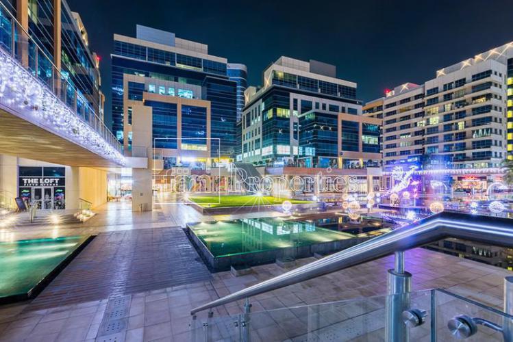 Bay Square 10