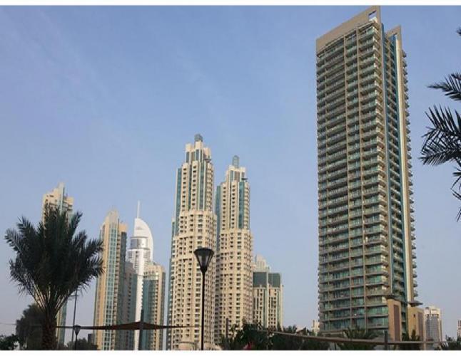 8 Boulevard Walk