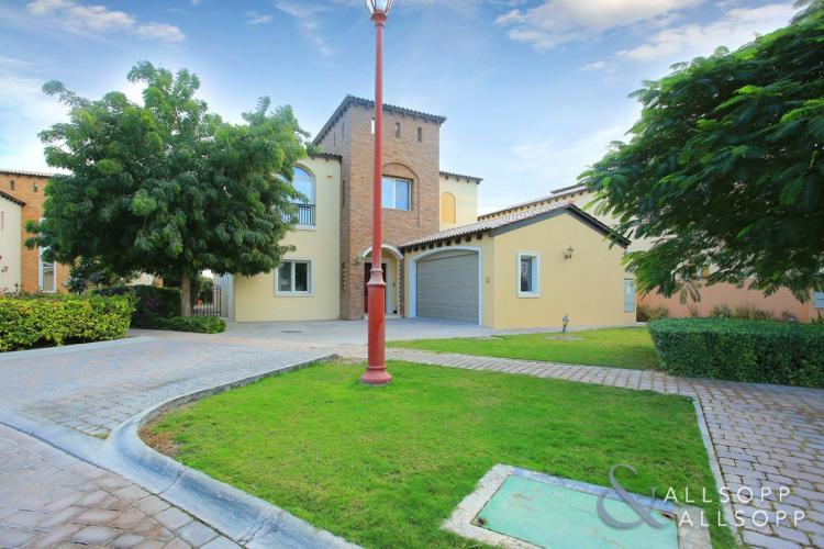 Sienna Lakes, Jumeirah Golf Estates Area Guide