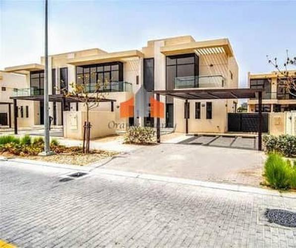 Flora, DAMAC Hills Area Guide